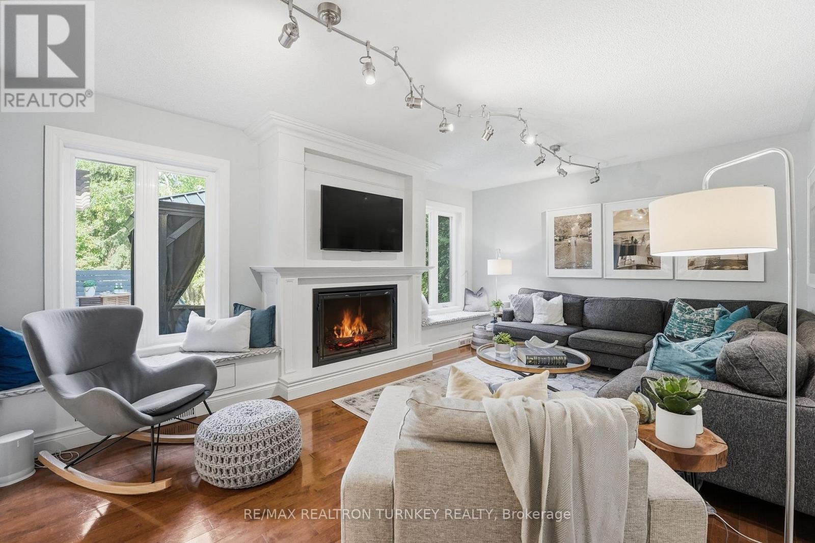 818 EXCELLER CIRCLE - 9