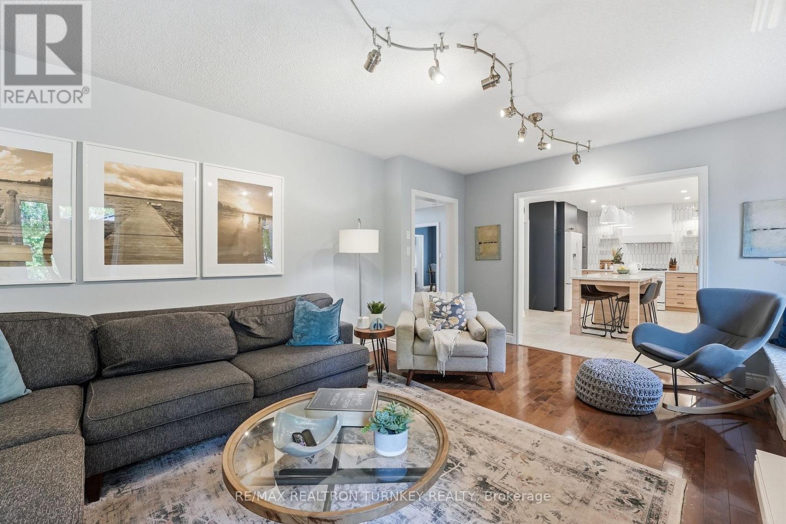 818 EXCELLER CIRCLE - 10