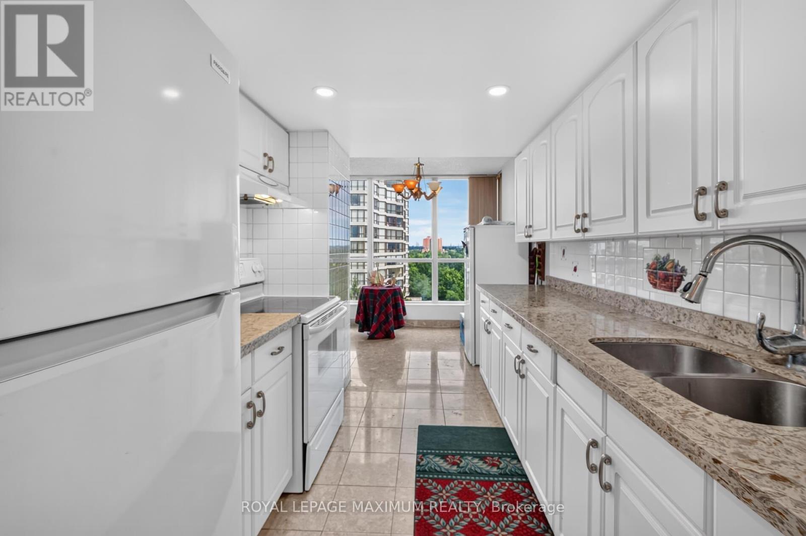 #717 5 ROWNTREE ROAD - 14