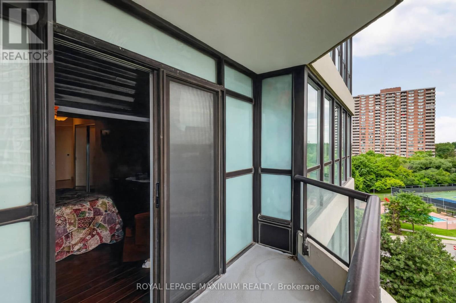 #717 5 ROWNTREE ROAD - 36