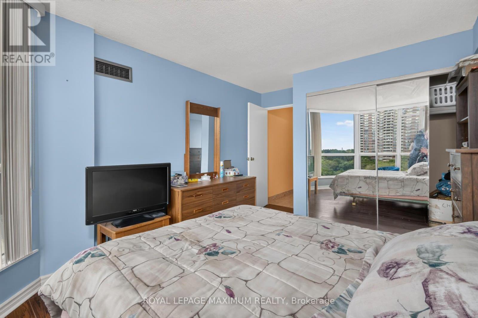 #717 5 ROWNTREE ROAD - 25