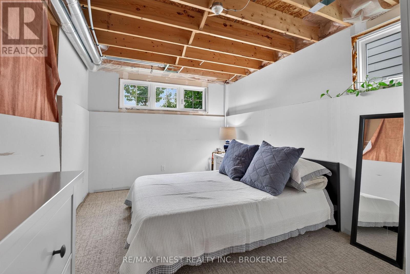 28 PARK CRESCENT - Image 22
