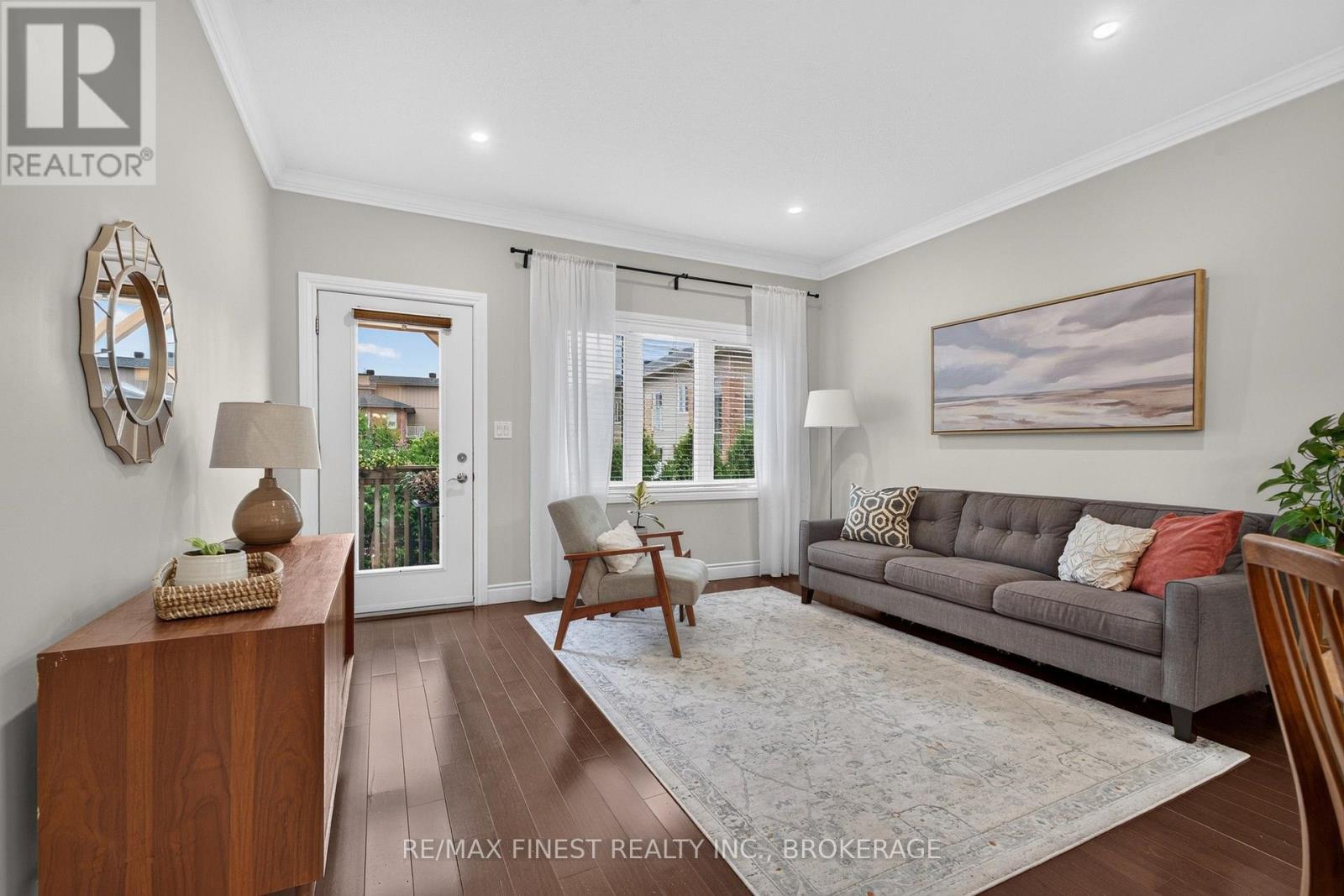 28 PARK CRESCENT - Image 6