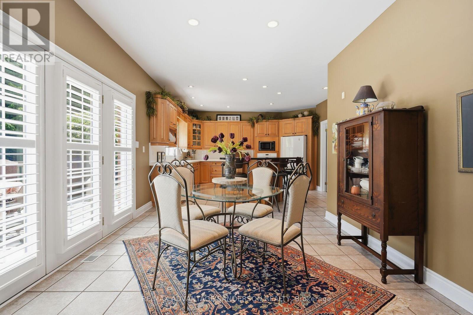 1796 GAINSBOROUGH ROAD - 16