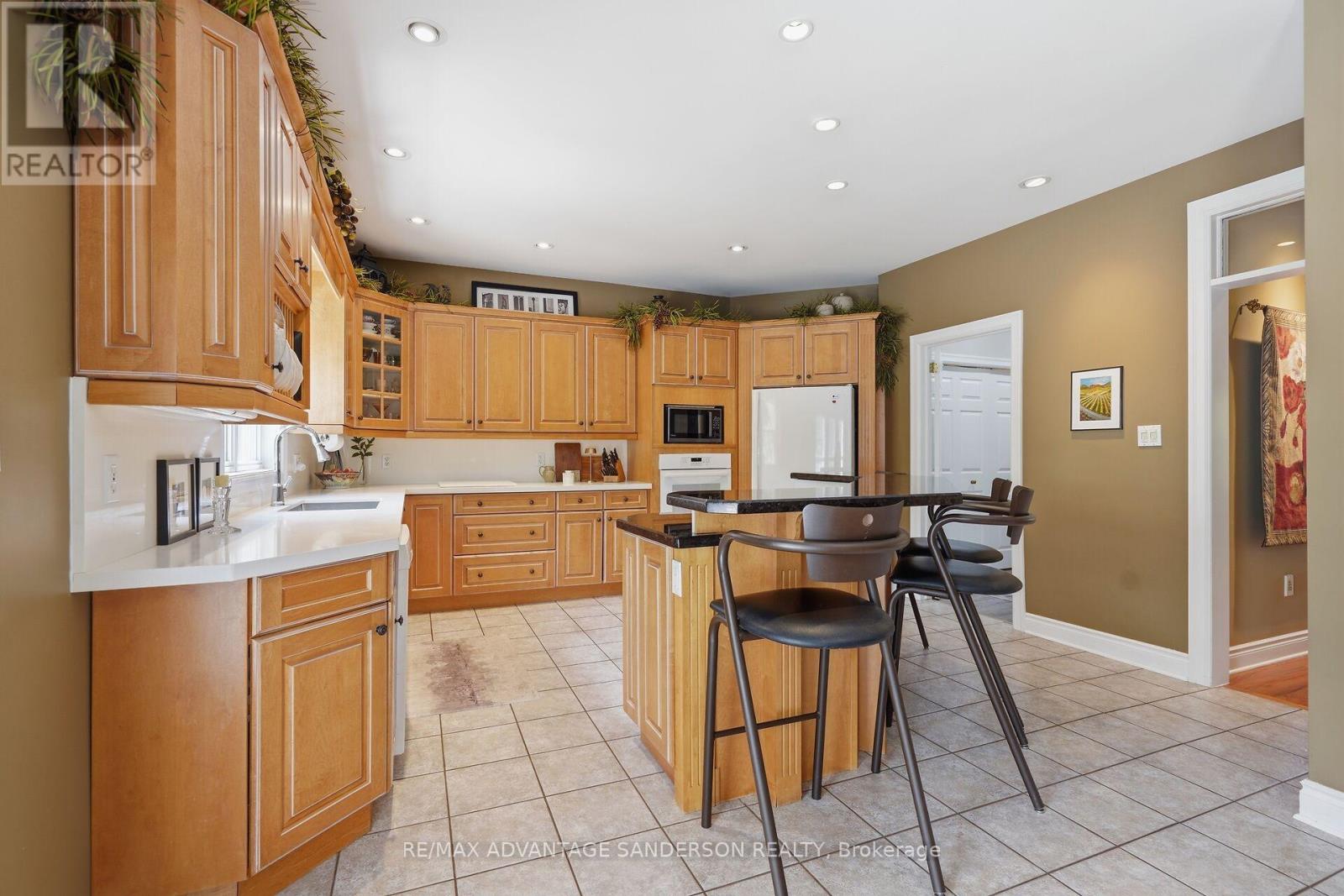 1796 GAINSBOROUGH ROAD - 18