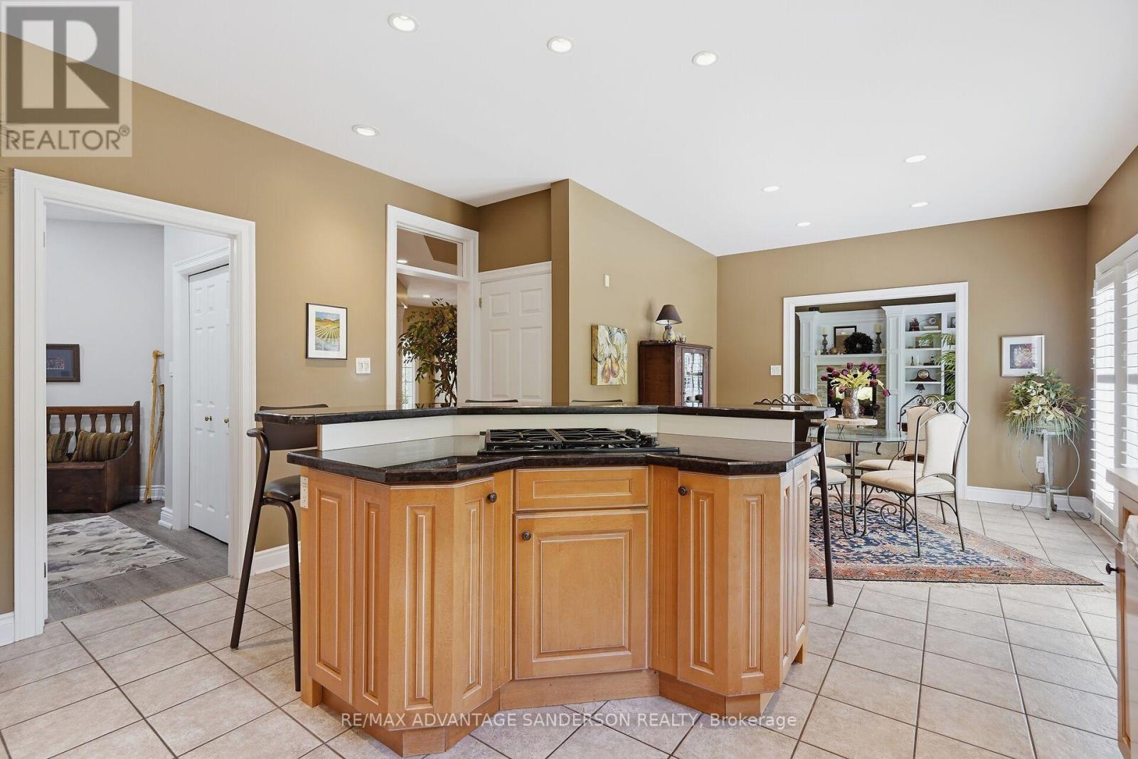 1796 GAINSBOROUGH ROAD - 21