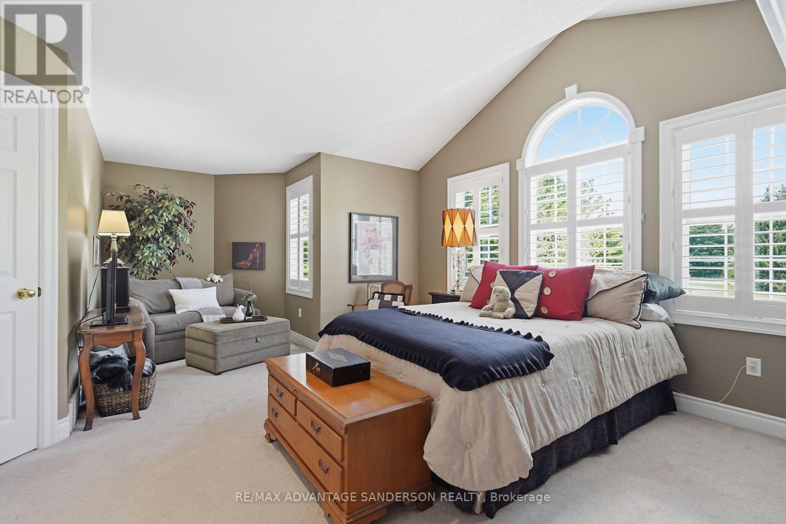 1796 GAINSBOROUGH ROAD - 26