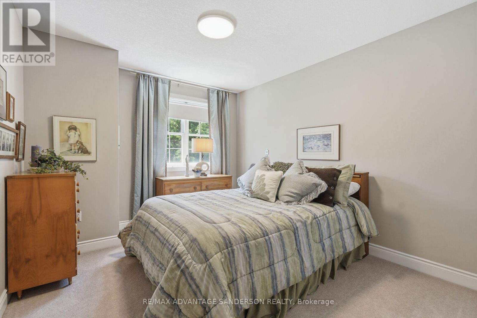 1796 GAINSBOROUGH ROAD - 29