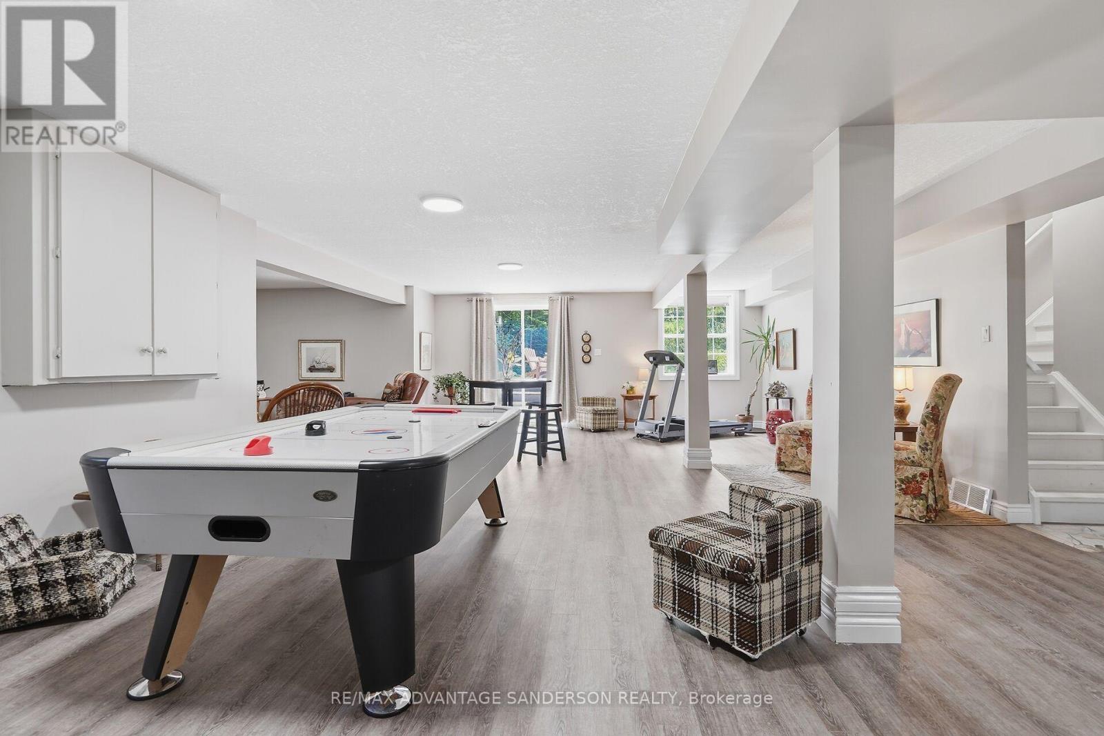 1796 GAINSBOROUGH ROAD - 36