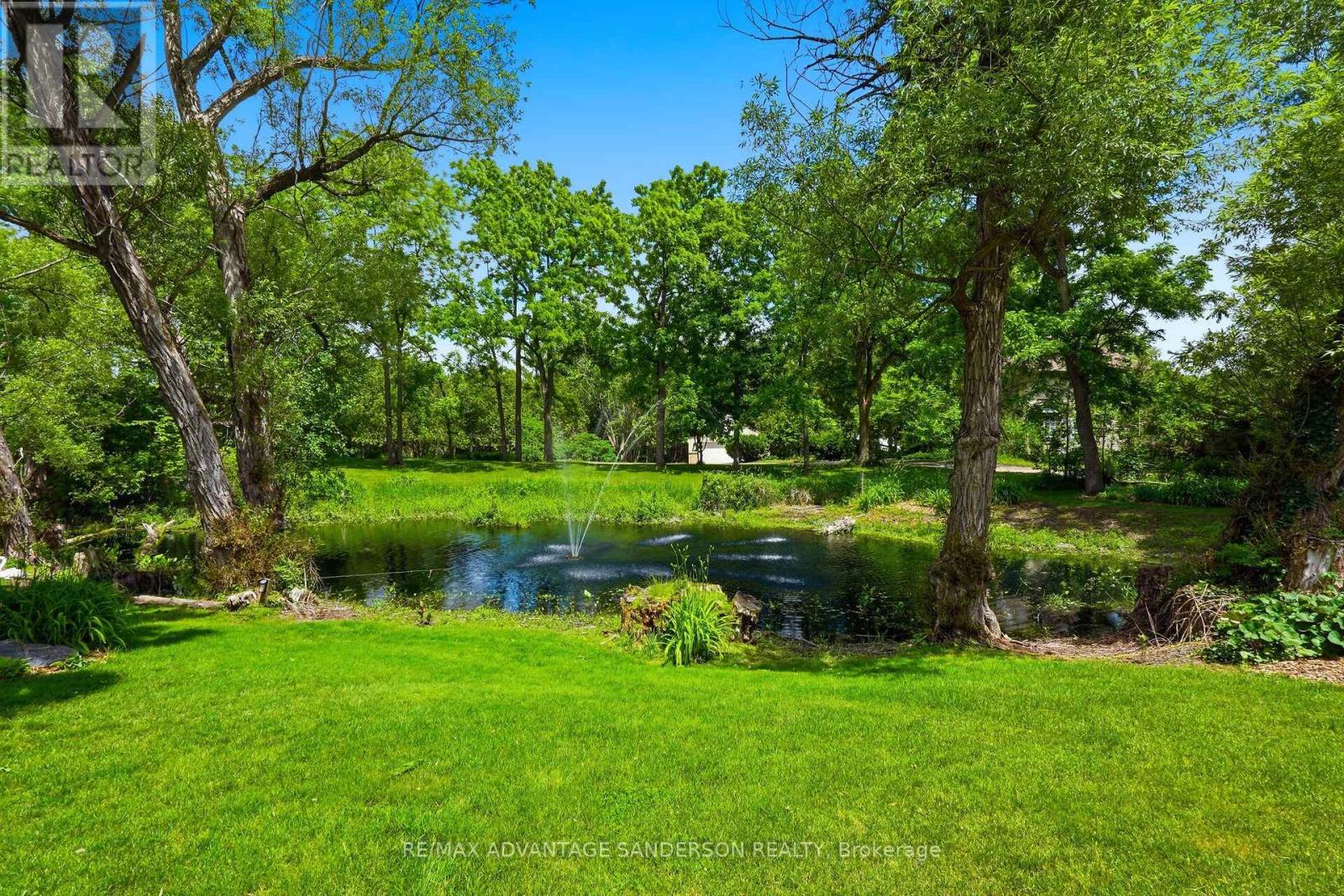 1796 GAINSBOROUGH ROAD - 41