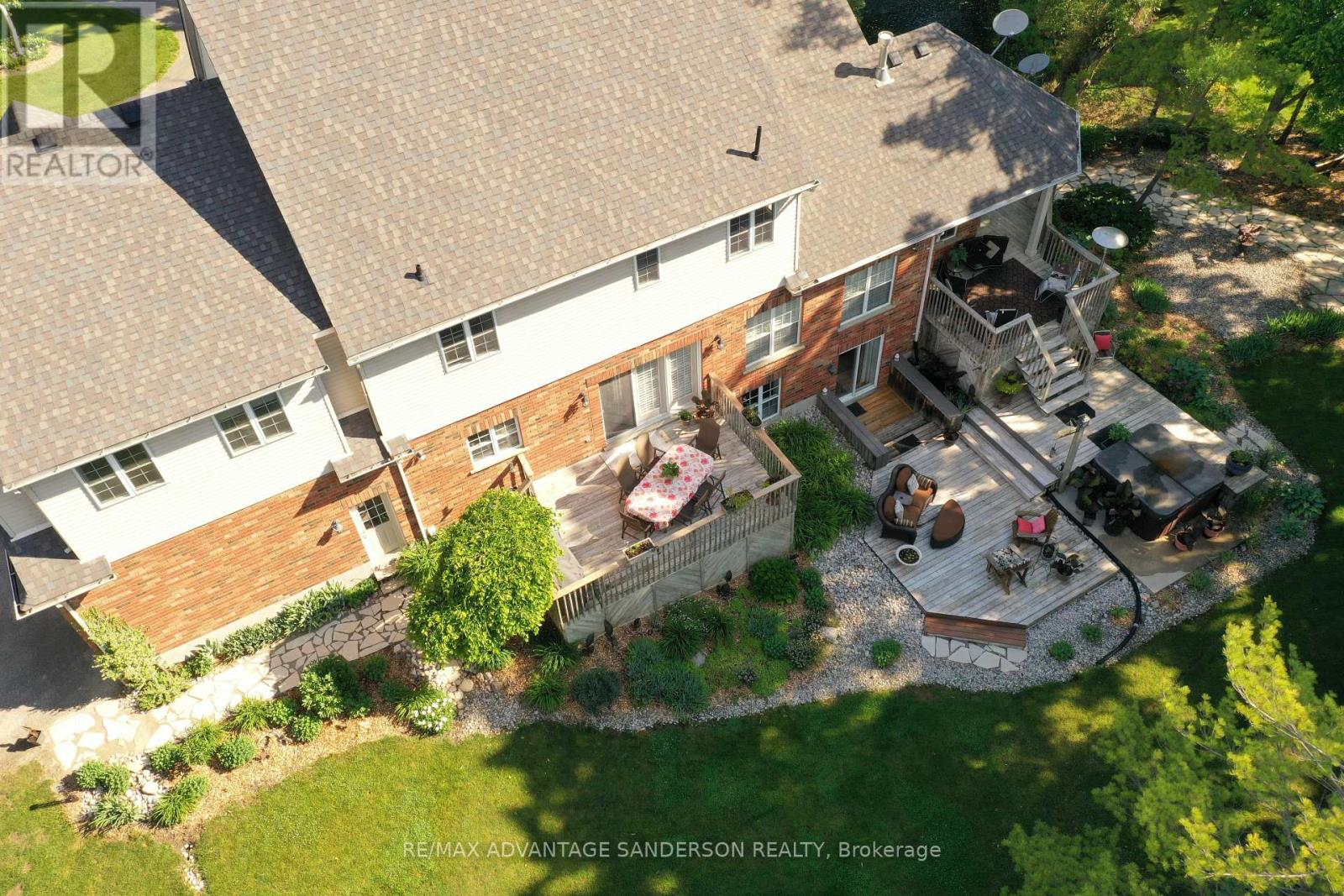 1796 GAINSBOROUGH ROAD - 7