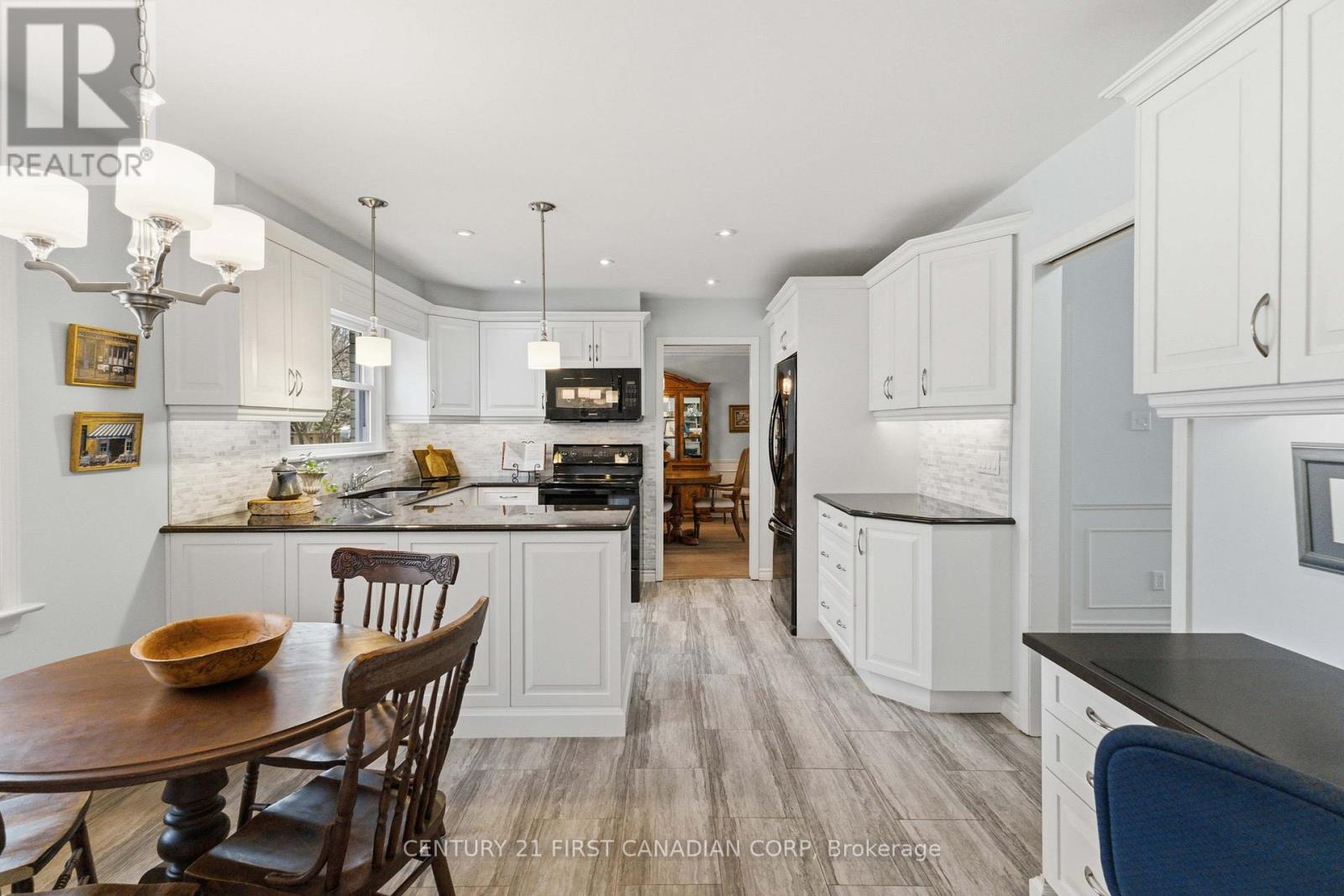 1080 VISCOUNT ROAD - 20