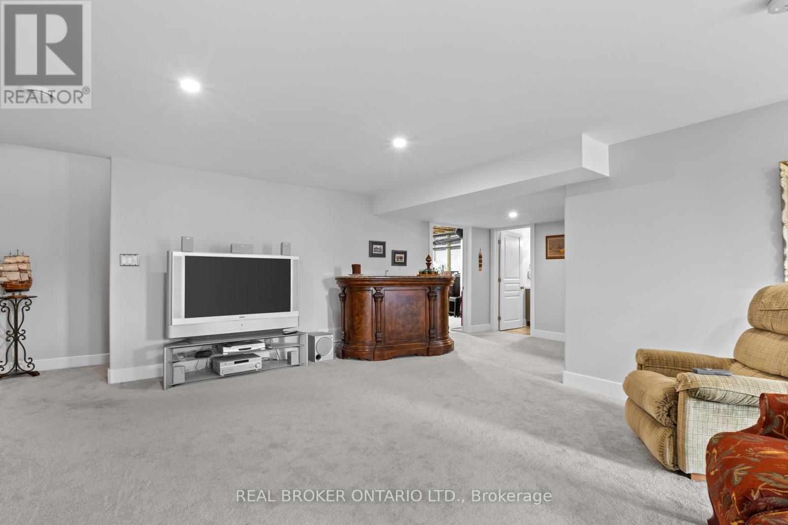 502 CLOTHIER STREET W - Image 30