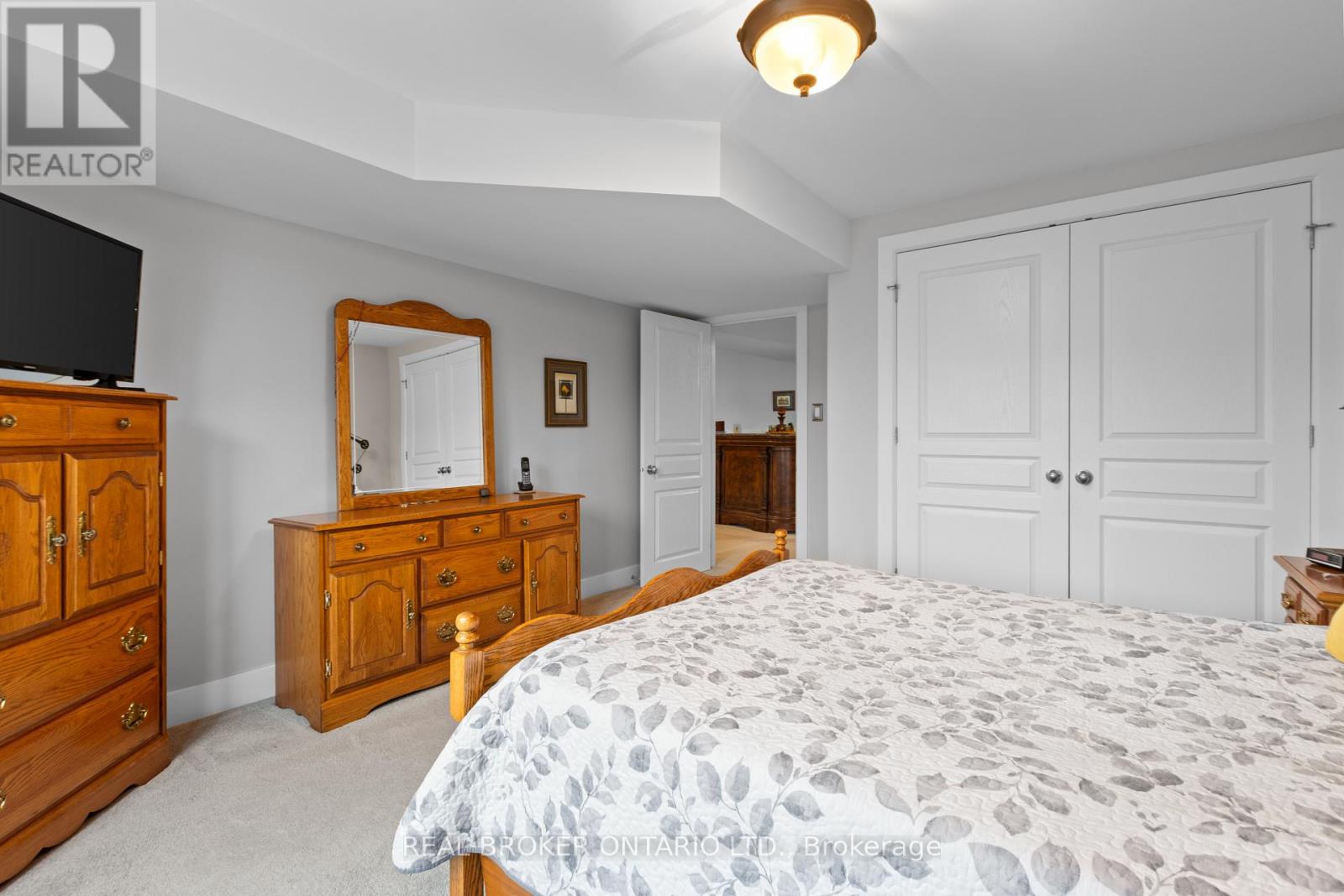 502 CLOTHIER STREET W - Image 33