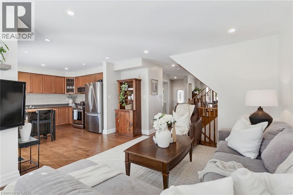 2163 SUTTON Drive - 10