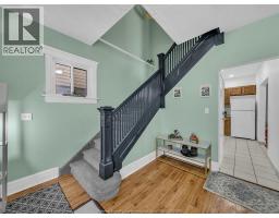 894 Dougall, Windsor, ON N9A4R1 Photo 17