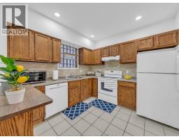 894 Dougall, Windsor, ON N9A4R1 Photo 26