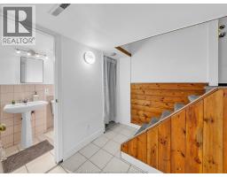 894 Dougall, Windsor, ON N9A4R1 Photo 37