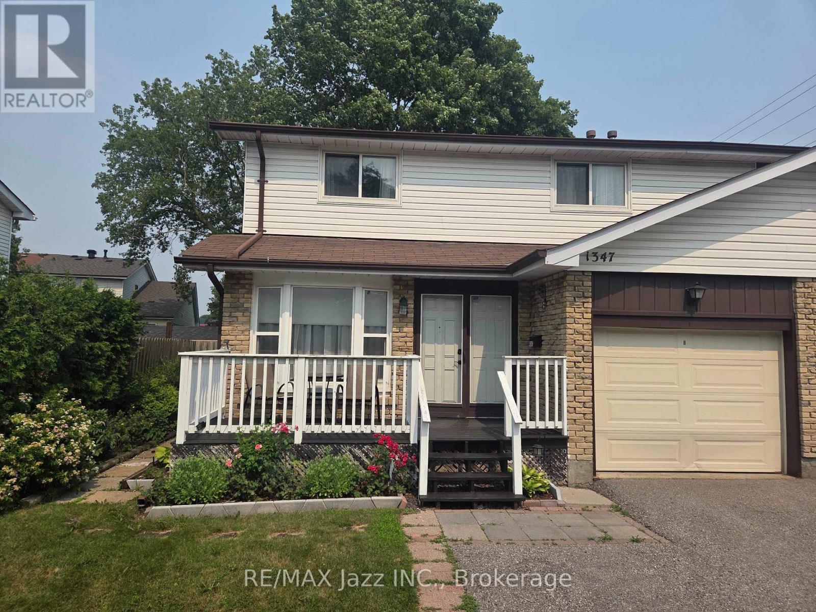 1347 MARY STREET N - 1