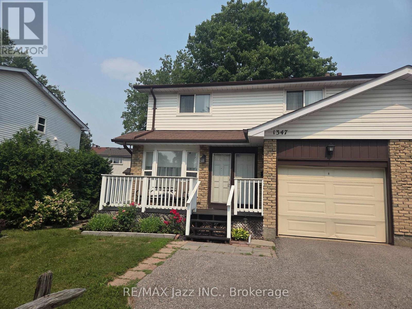 1347 MARY STREET N - 2