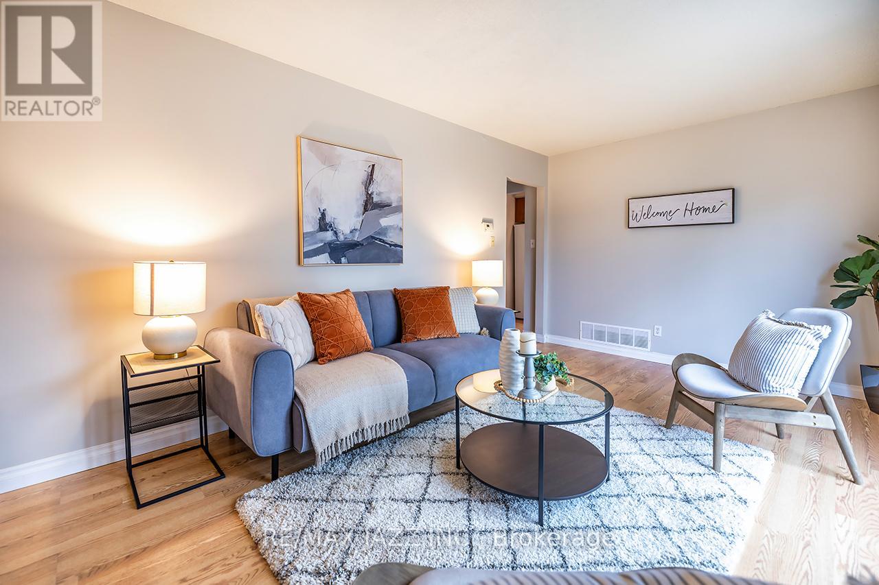1347 MARY STREET N - 9
