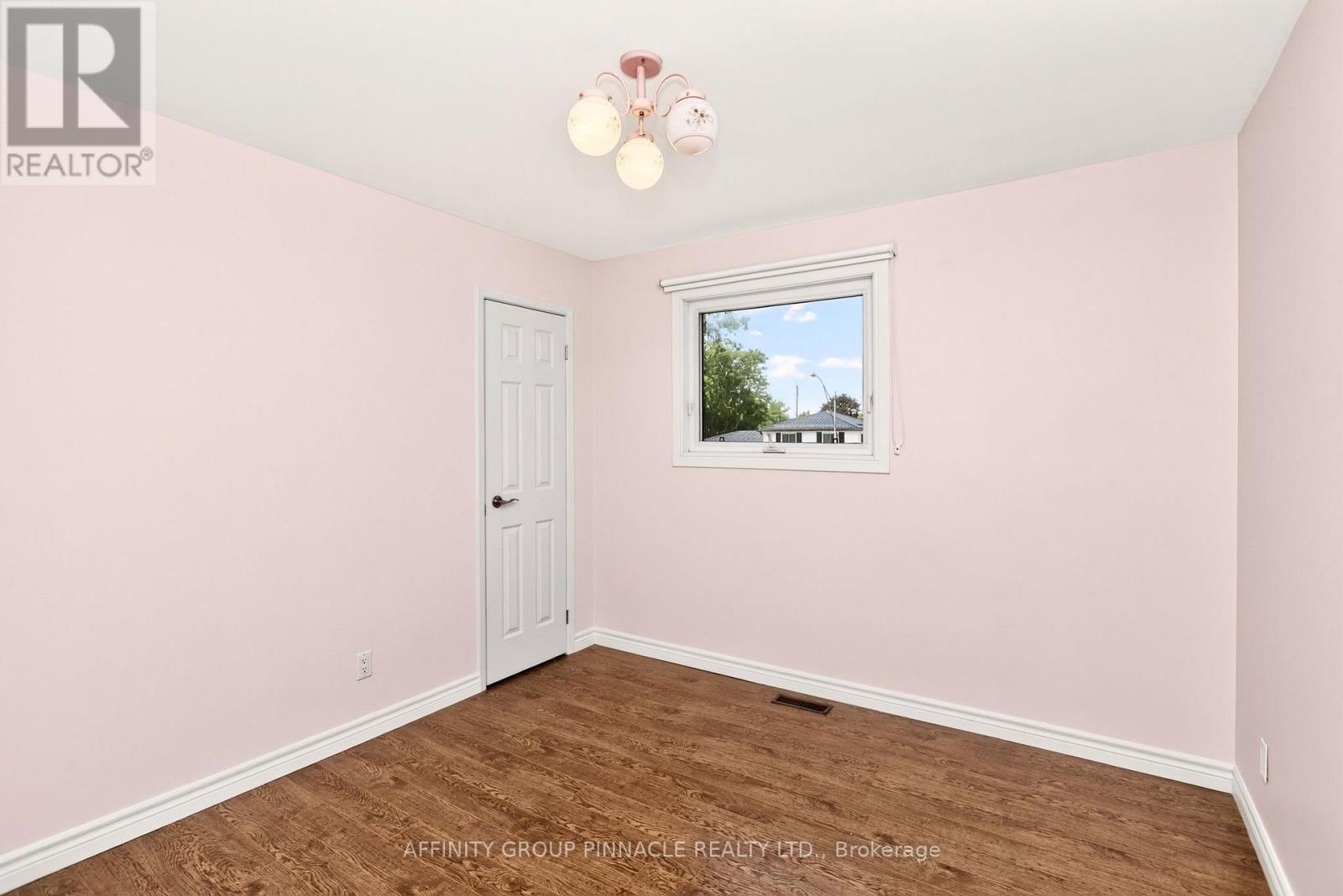 7 REDWING STREET - 27