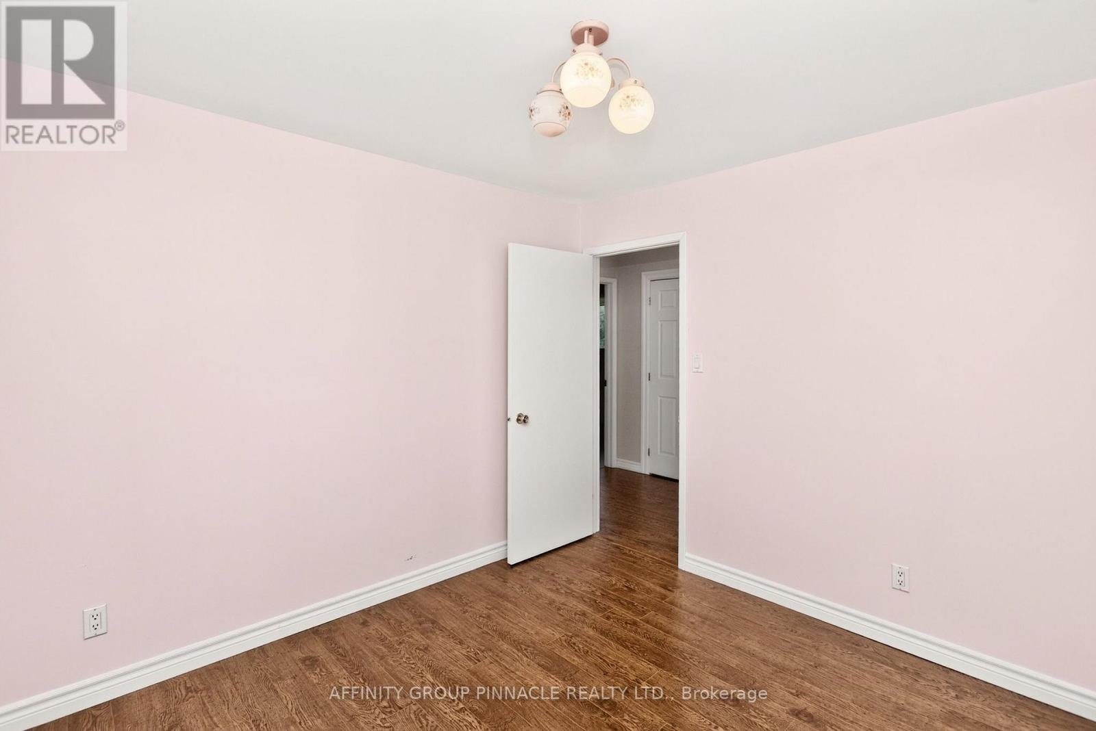 7 REDWING STREET - 28