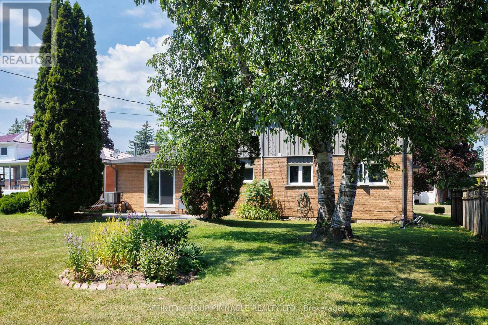 7 REDWING STREET - 36