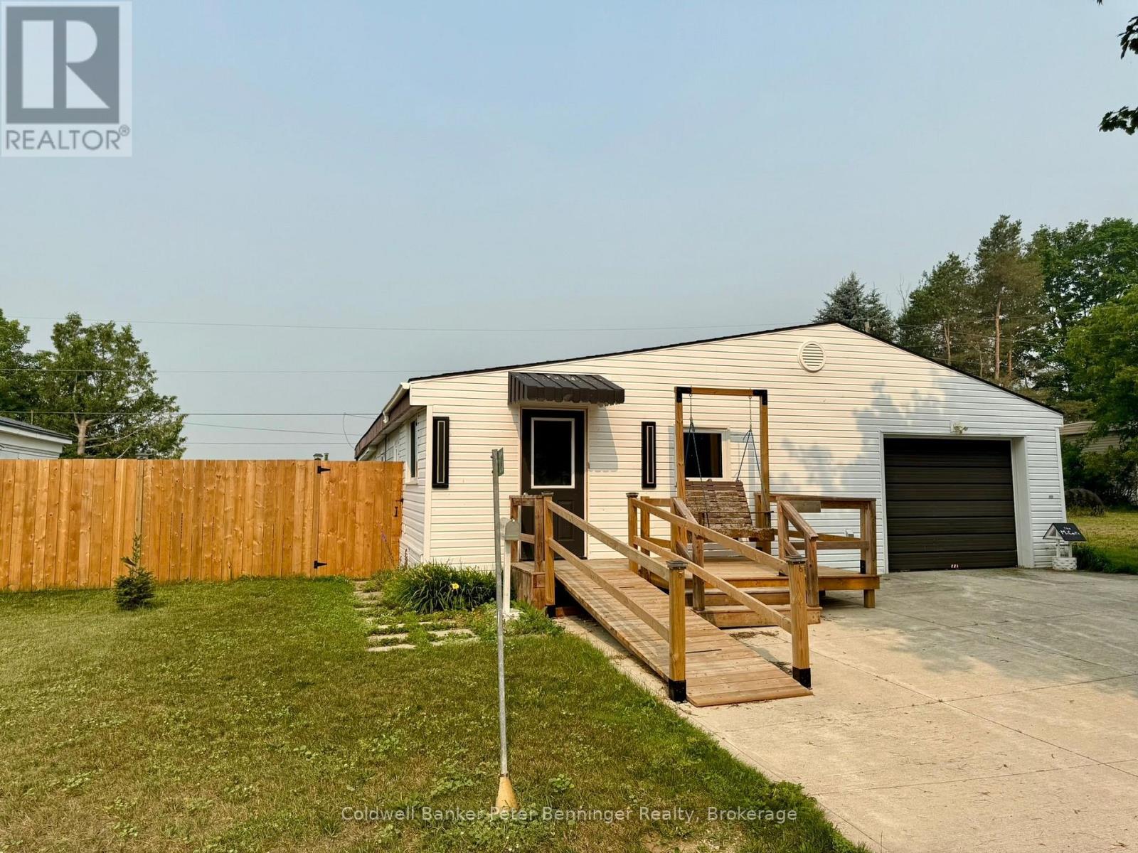 23 BLUEJAY COURT - 1