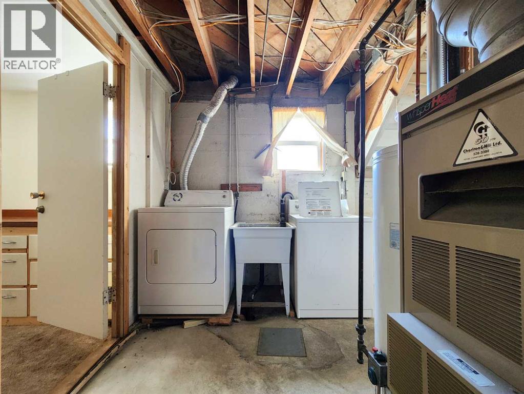 422 21 Street S - 30