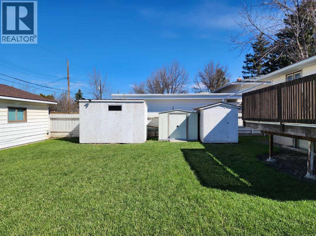 422 21 Street S - 37