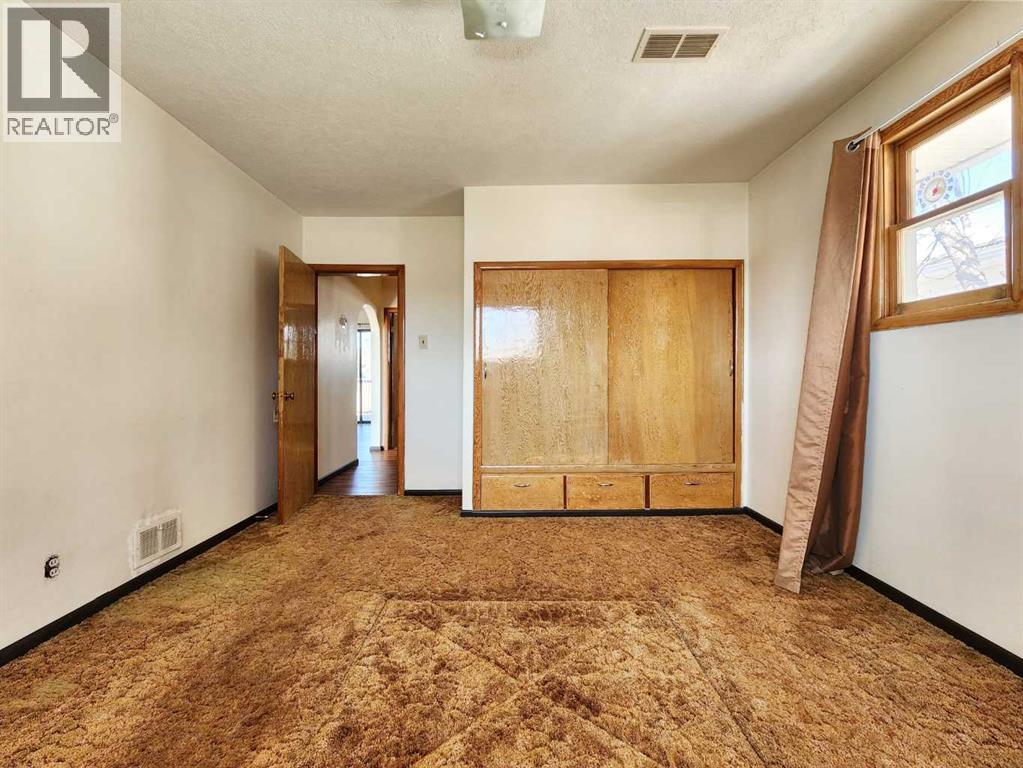 422 21 Street S - 18