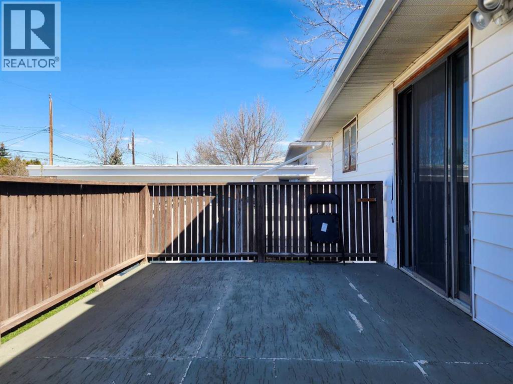 422 21 Street S - 11