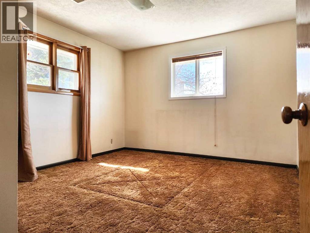 422 21 Street S - 17