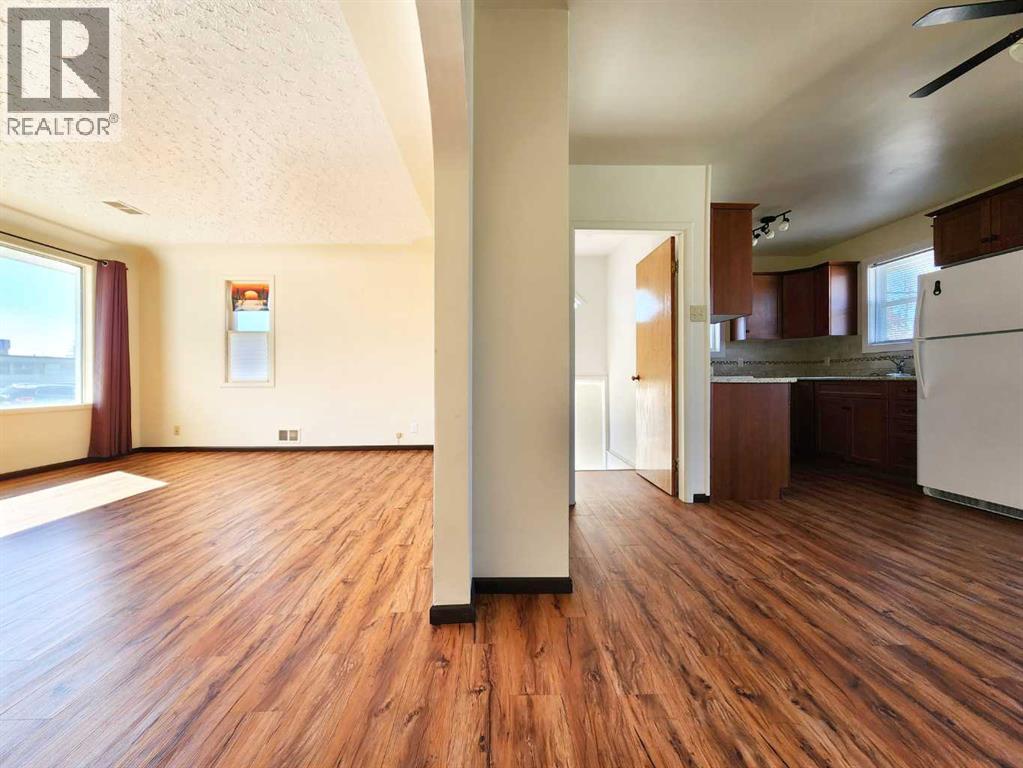422 21 Street S - 6
