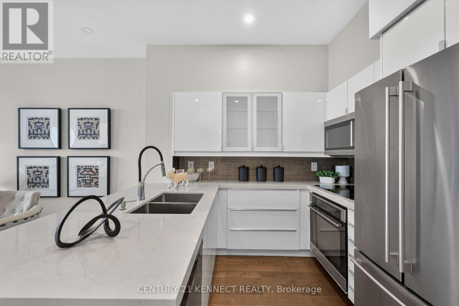 #1514 2885 BAYVIEW AVENUE - 16