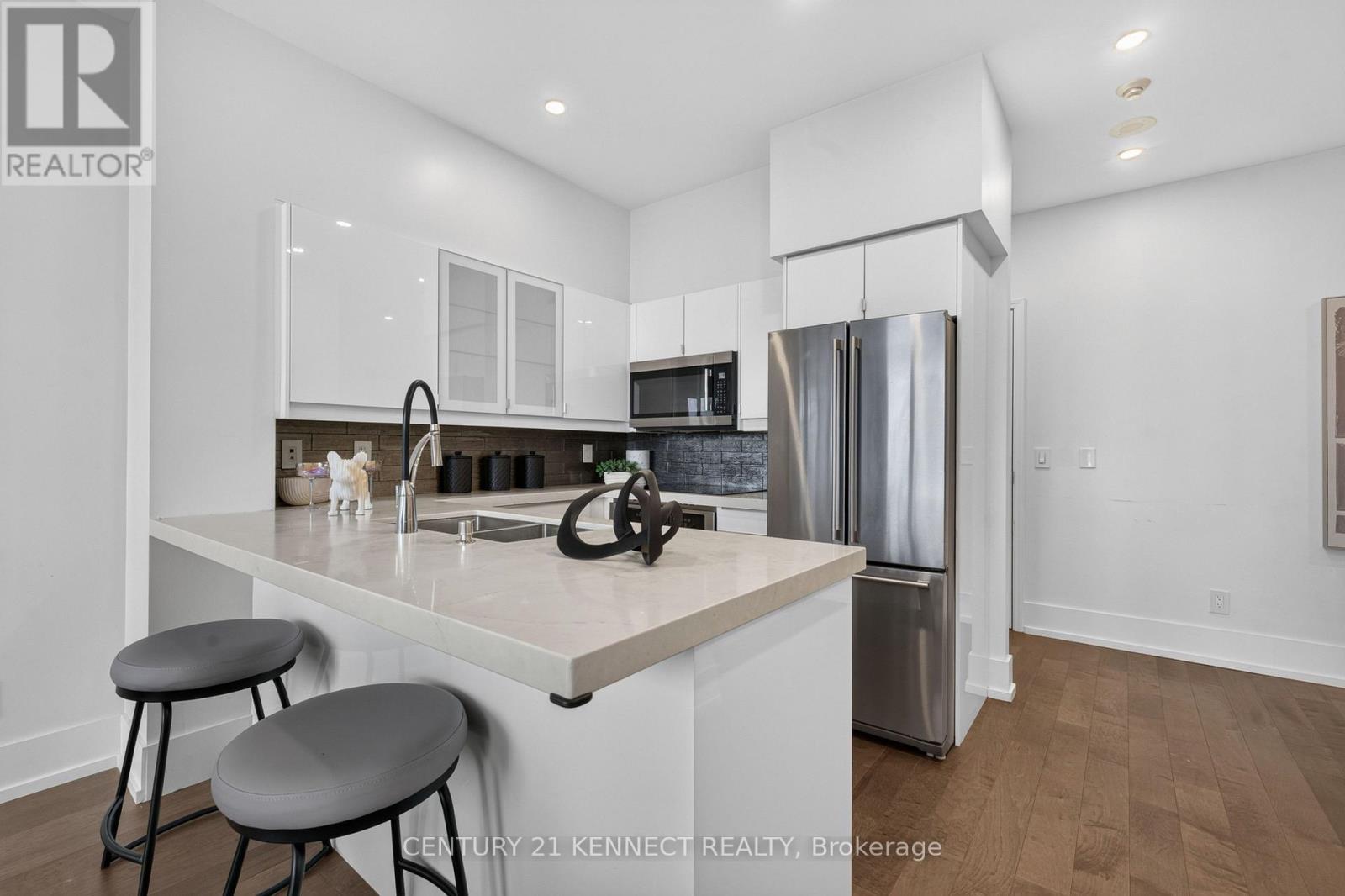 #1514 2885 BAYVIEW AVENUE - 17