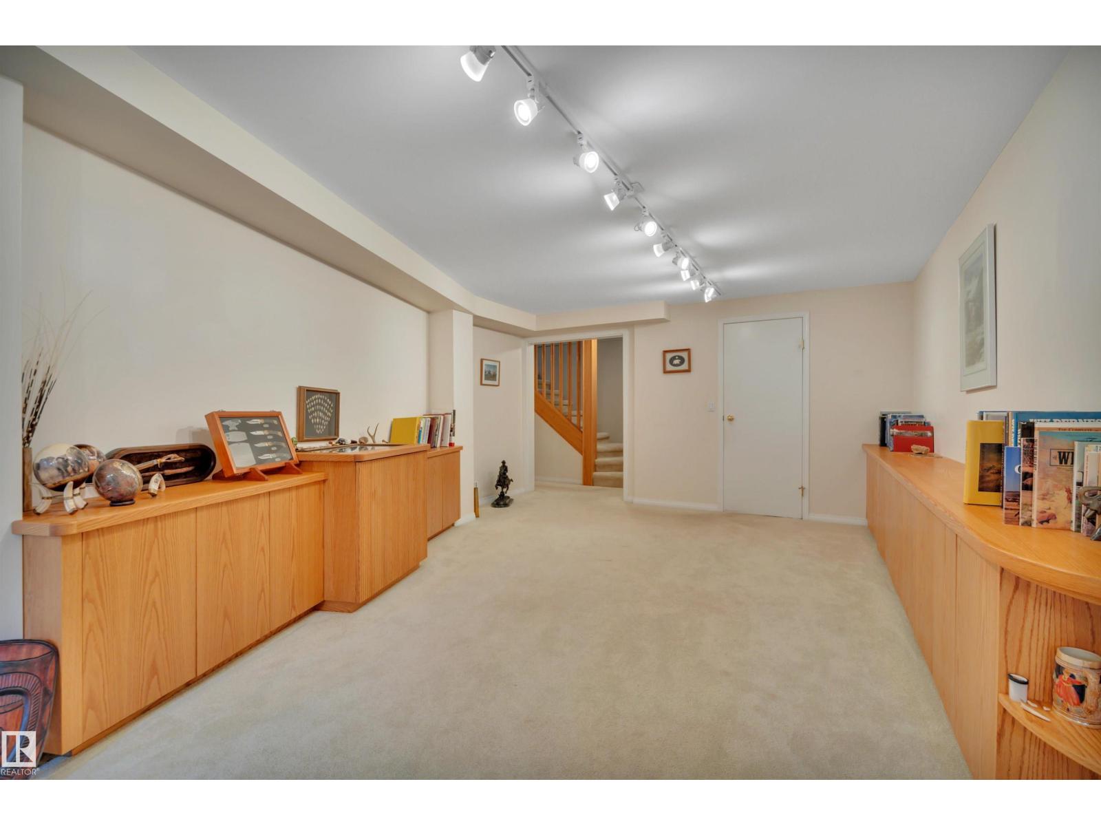 11807 91 AV NW - 37