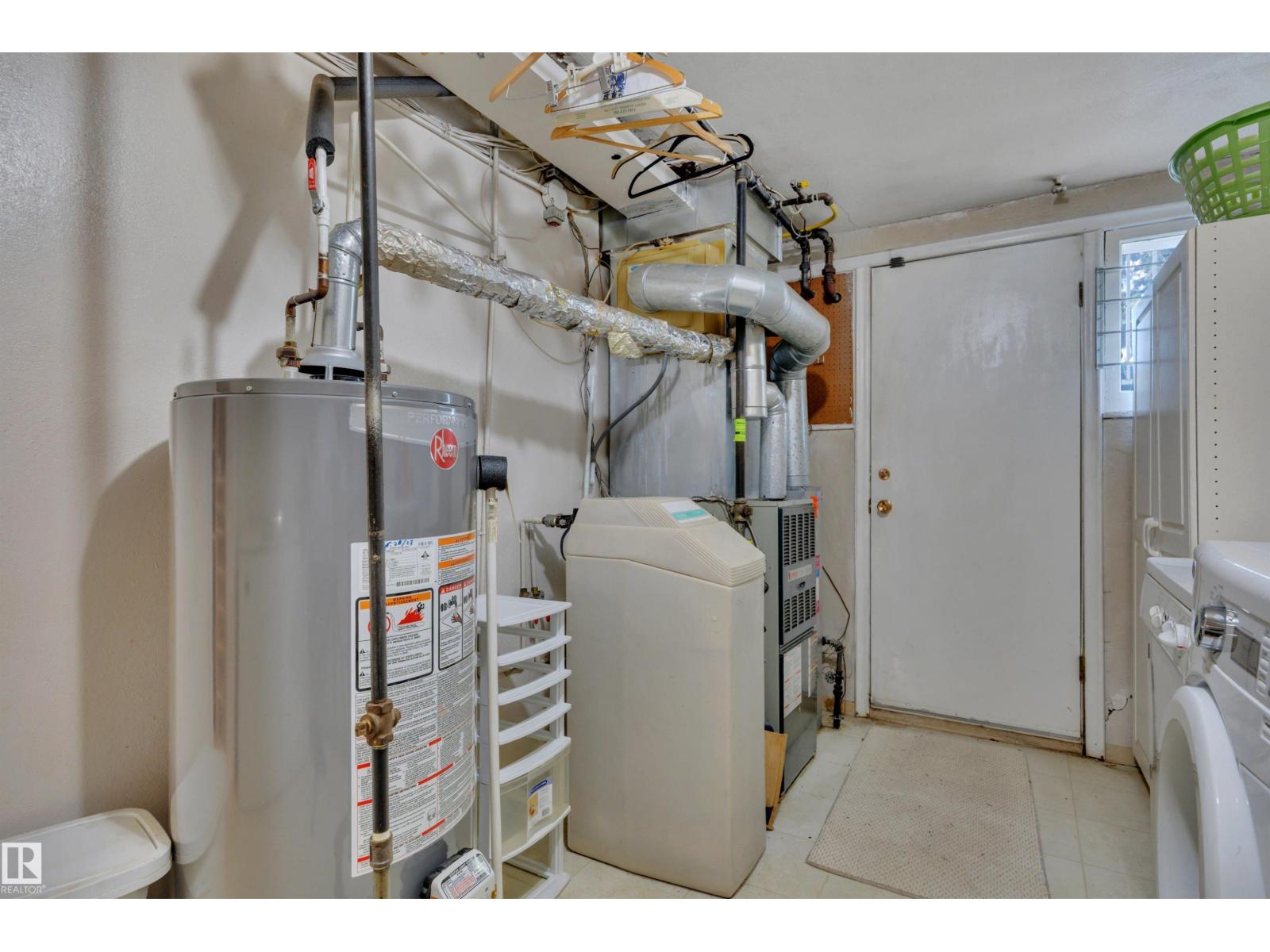 11807 91 AV NW - 52