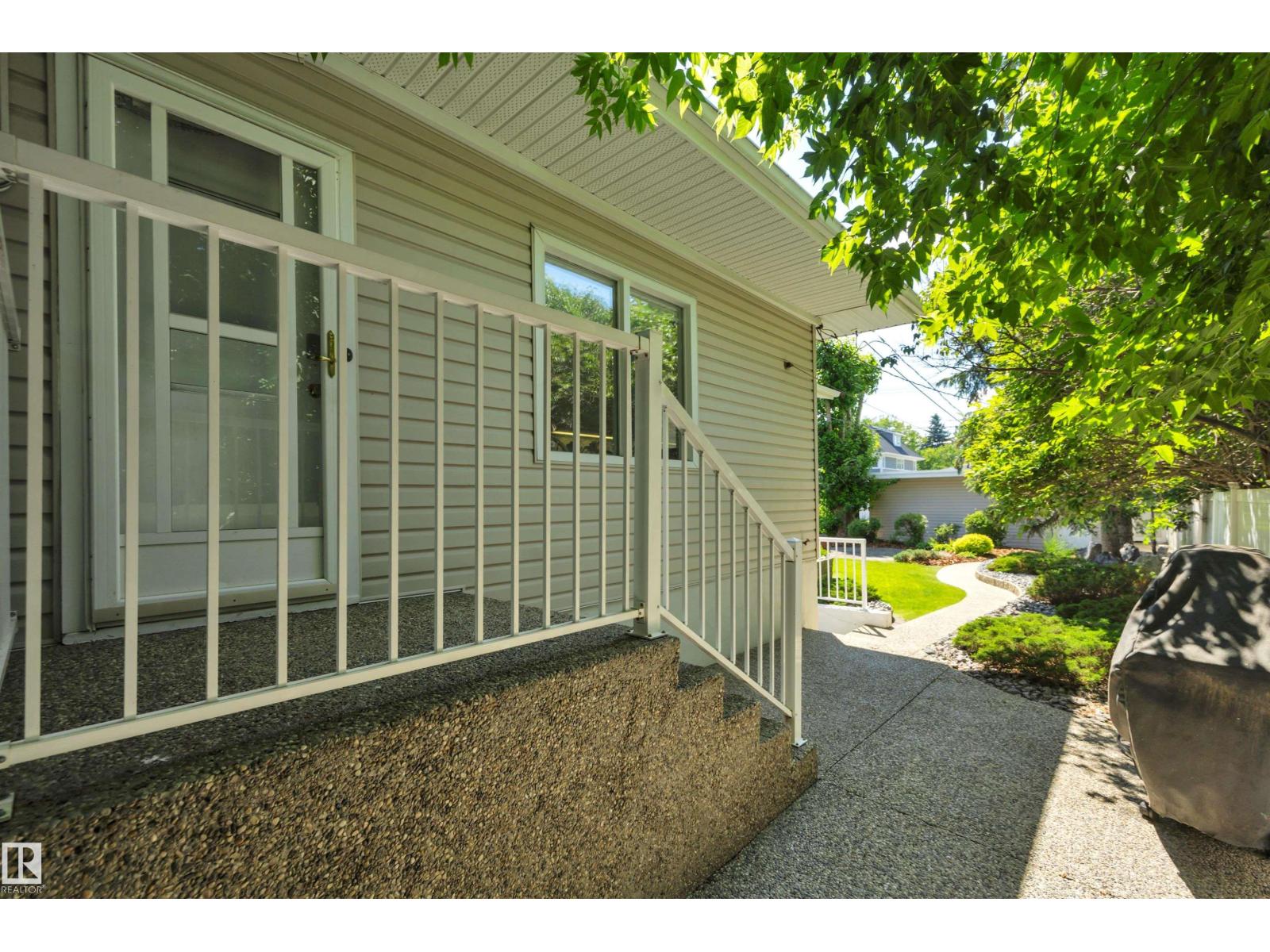 11807 91 AV NW - 53