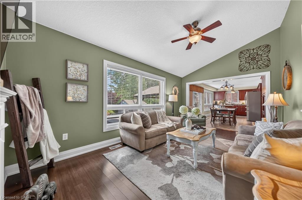72 SWIFT Crescent - Image 15