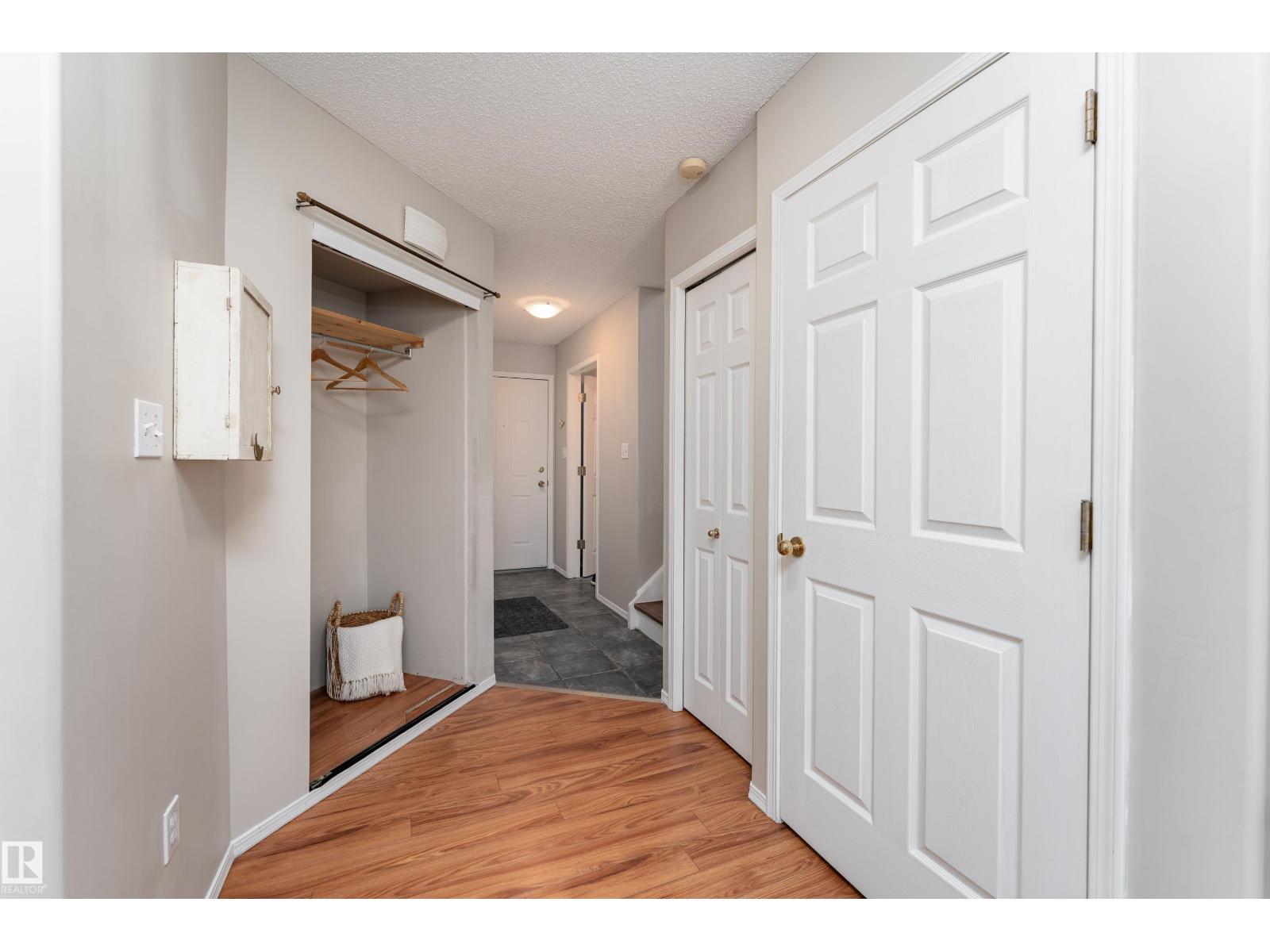 121 BULYEA RD NW - 11