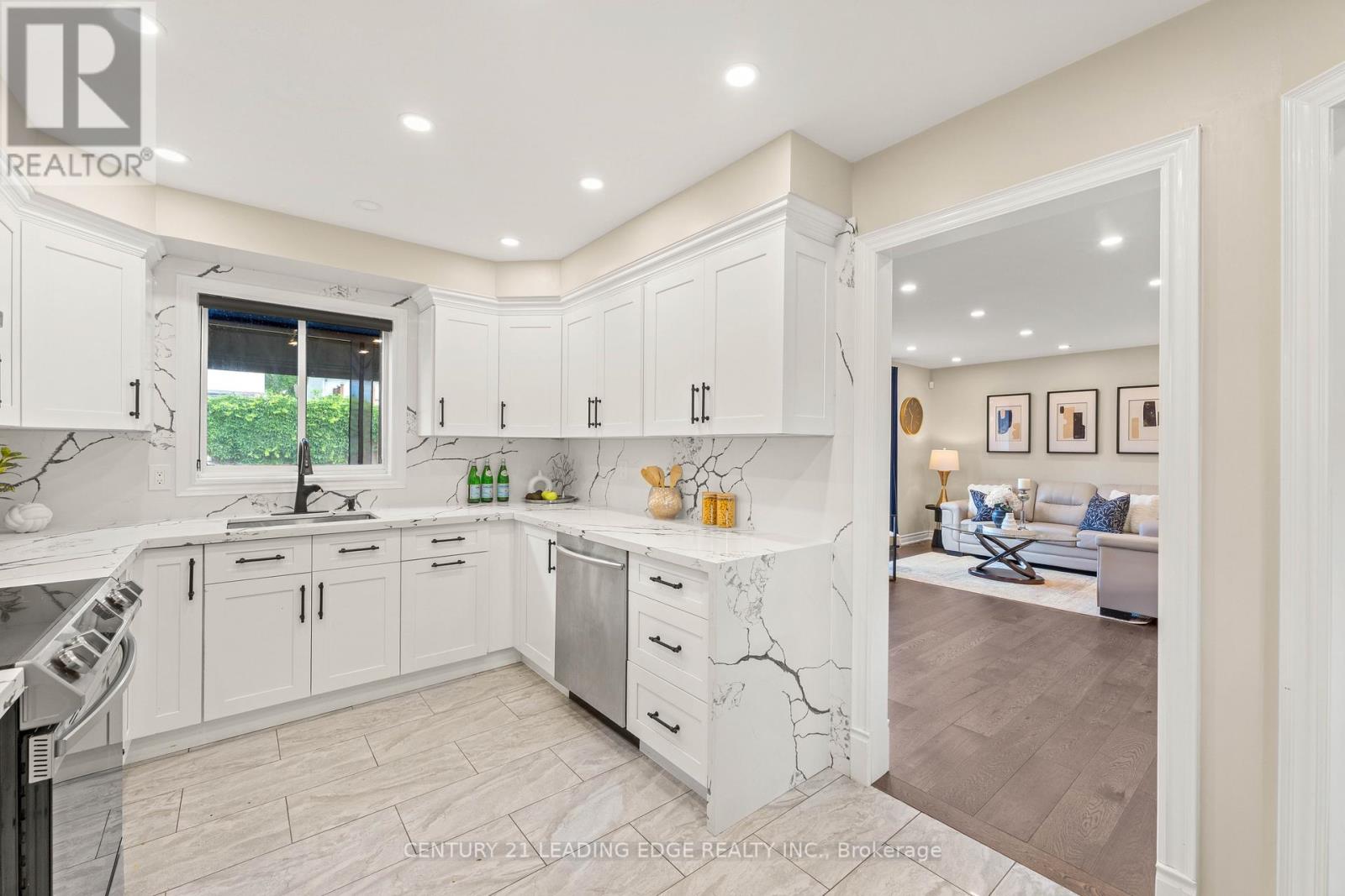 6 FREELAND AVENUE - 10