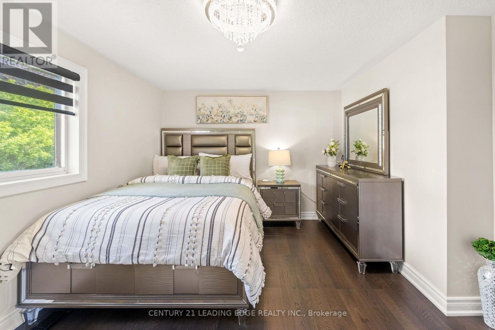 6 FREELAND AVENUE - 25