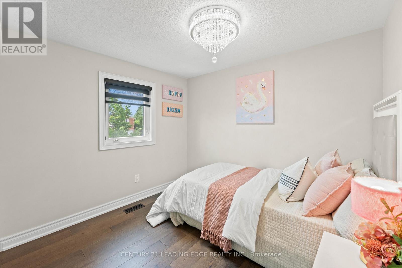 6 FREELAND AVENUE - 27