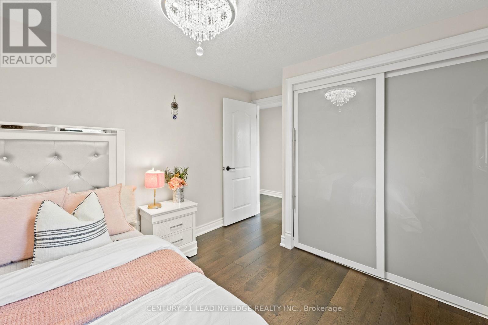 6 FREELAND AVENUE - 29