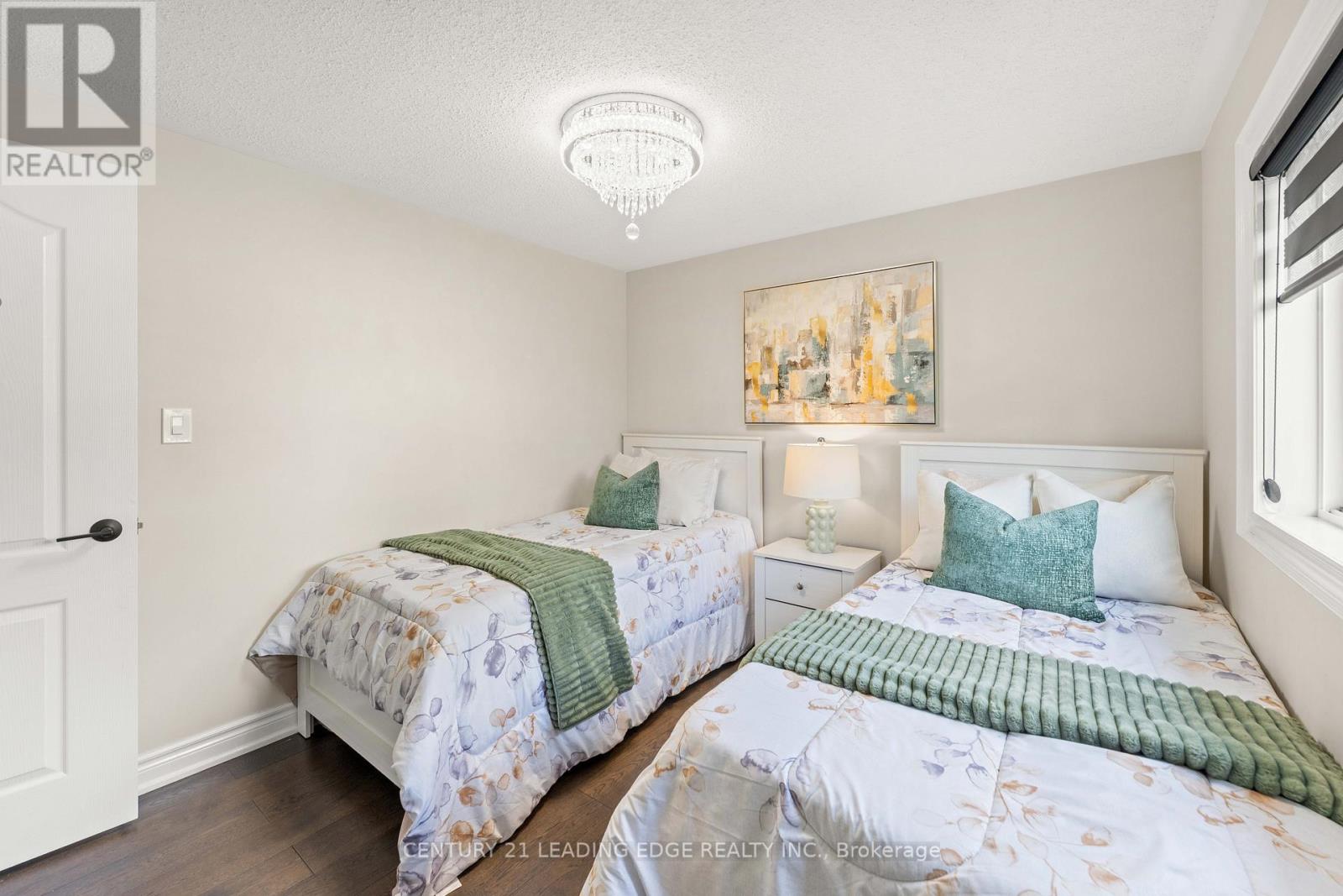 6 FREELAND AVENUE - 31