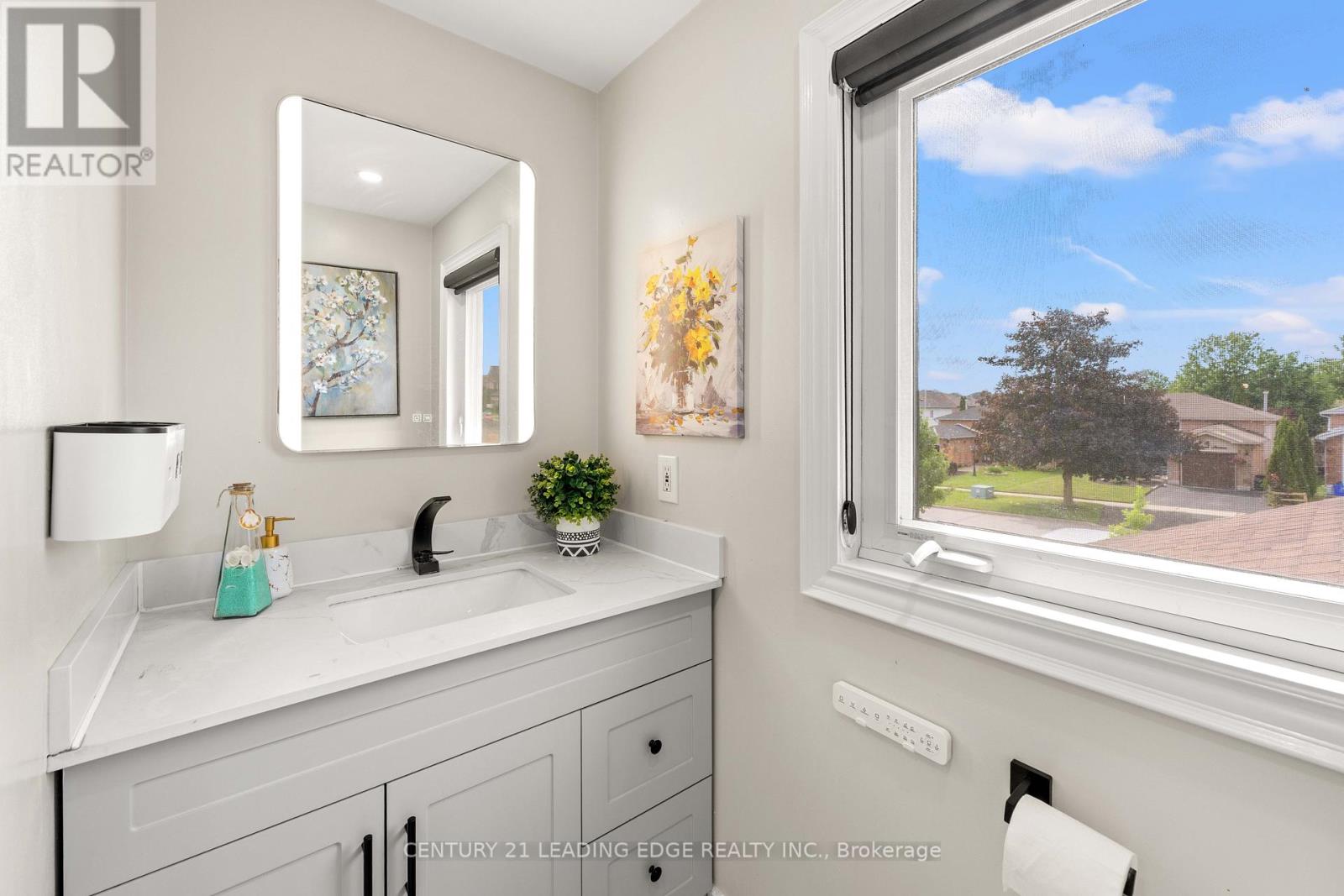 6 FREELAND AVENUE - 33