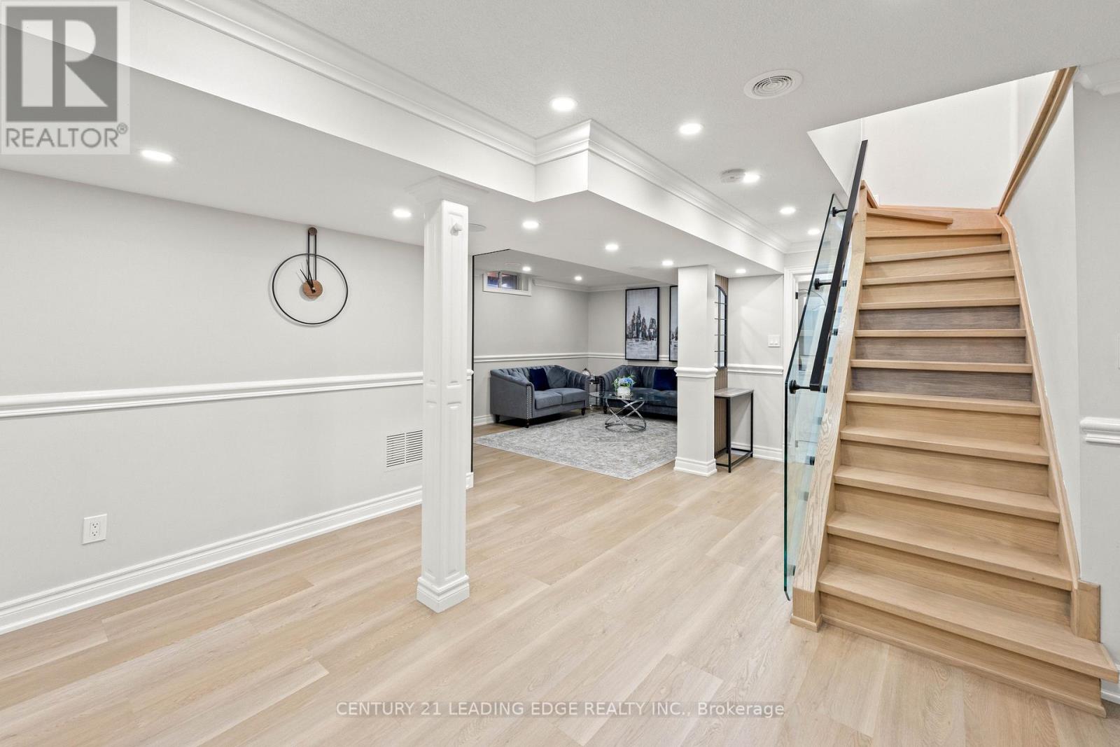 6 FREELAND AVENUE - 34