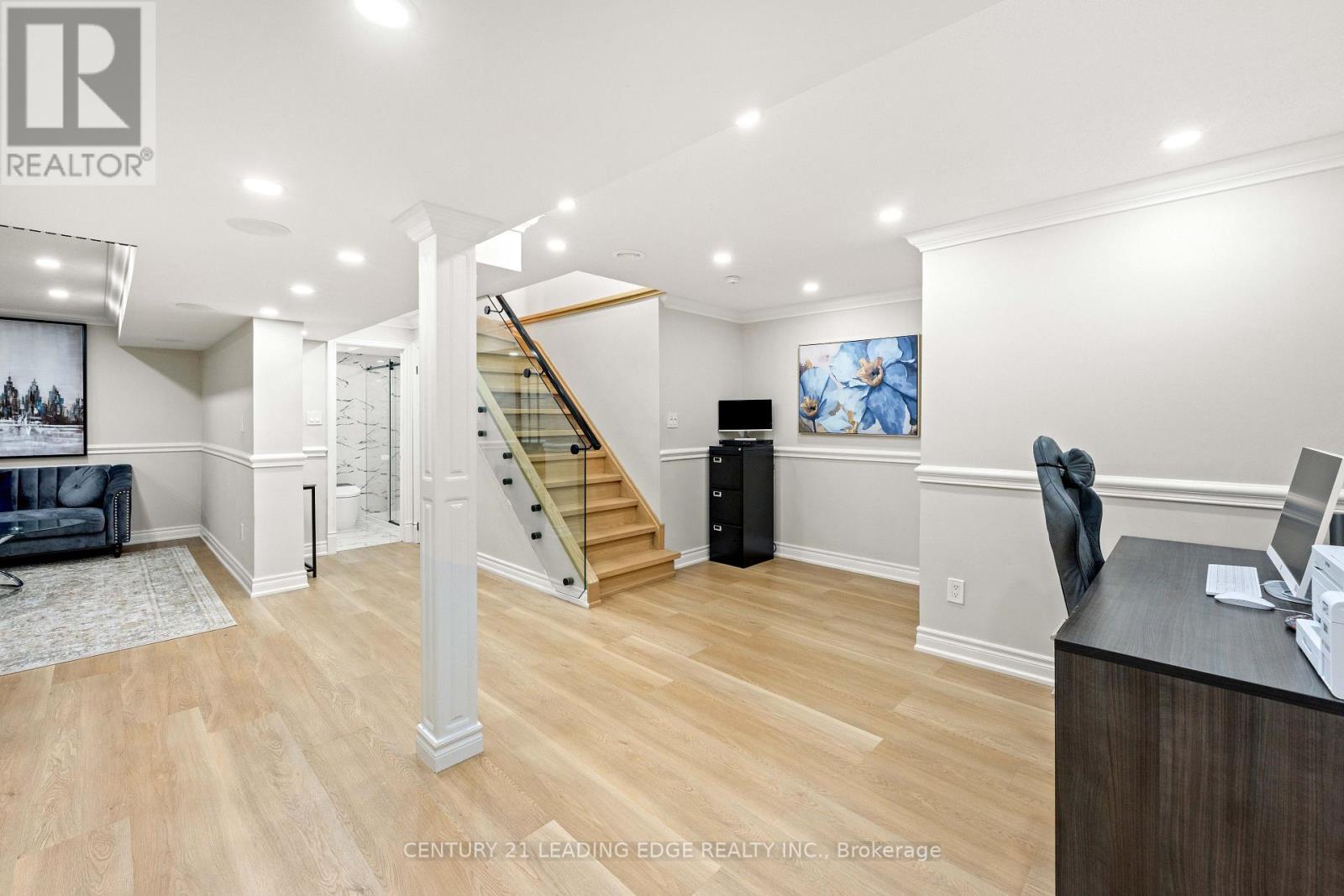6 FREELAND AVENUE - 35